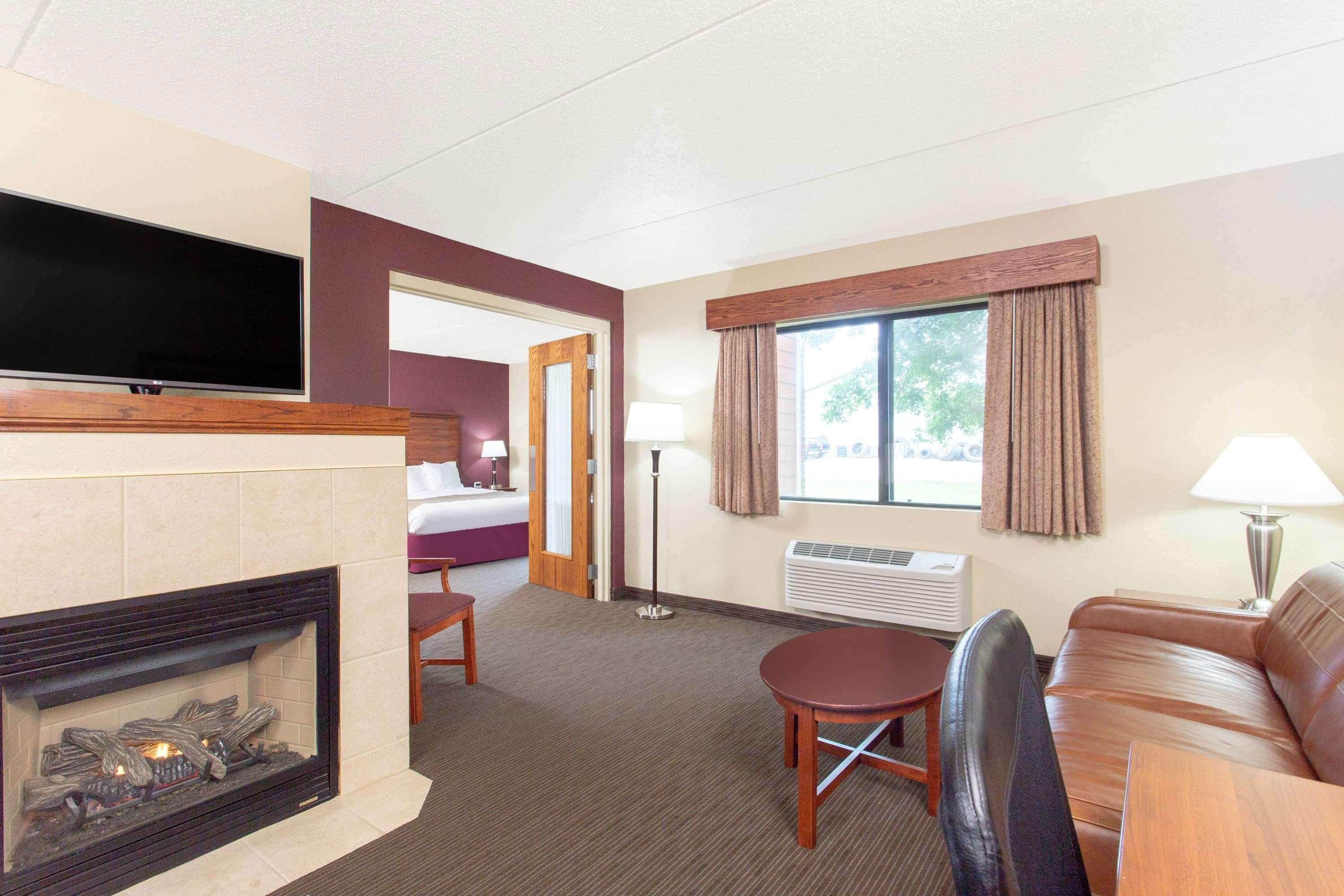 Americinn By Wyndham New London Екстериор снимка
