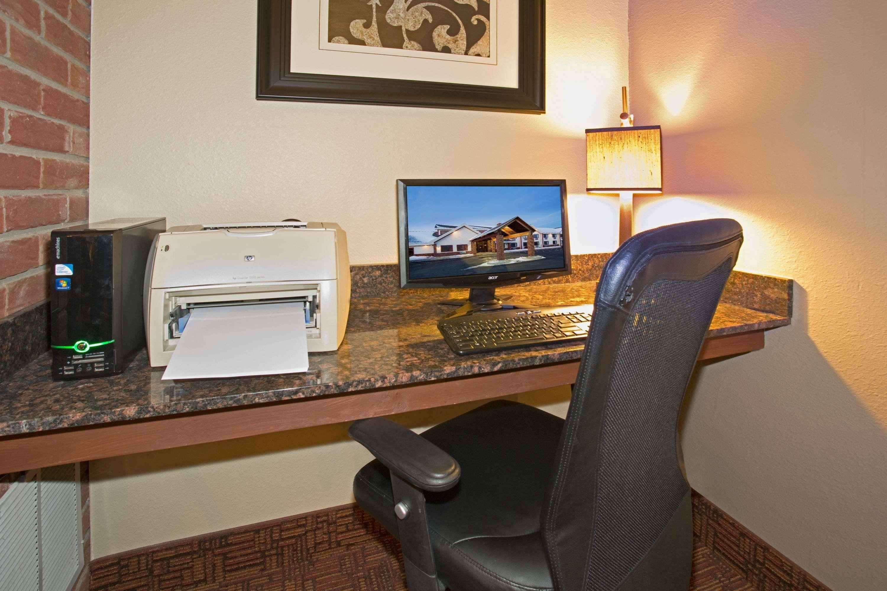 Americinn By Wyndham New London Екстериор снимка